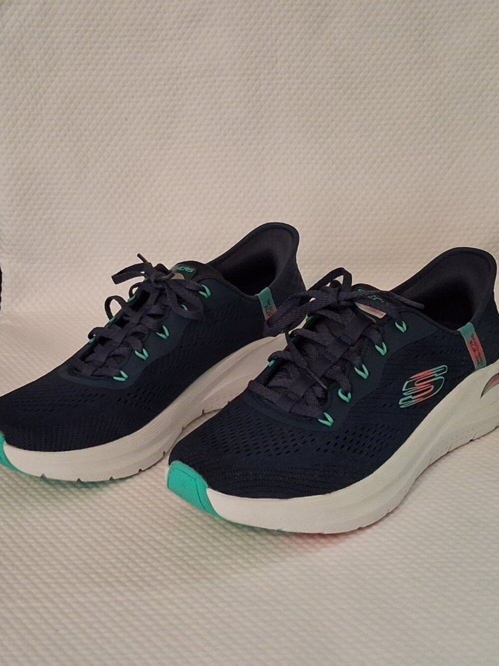 The Skechers Women's Arch Fit 2.0 Easy Chic Hands Free Slip-ins Sneaker in Navy